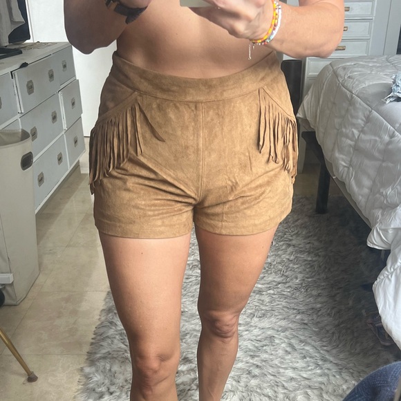 Hollister tan suede fringe shorts - Picture 2 of 3